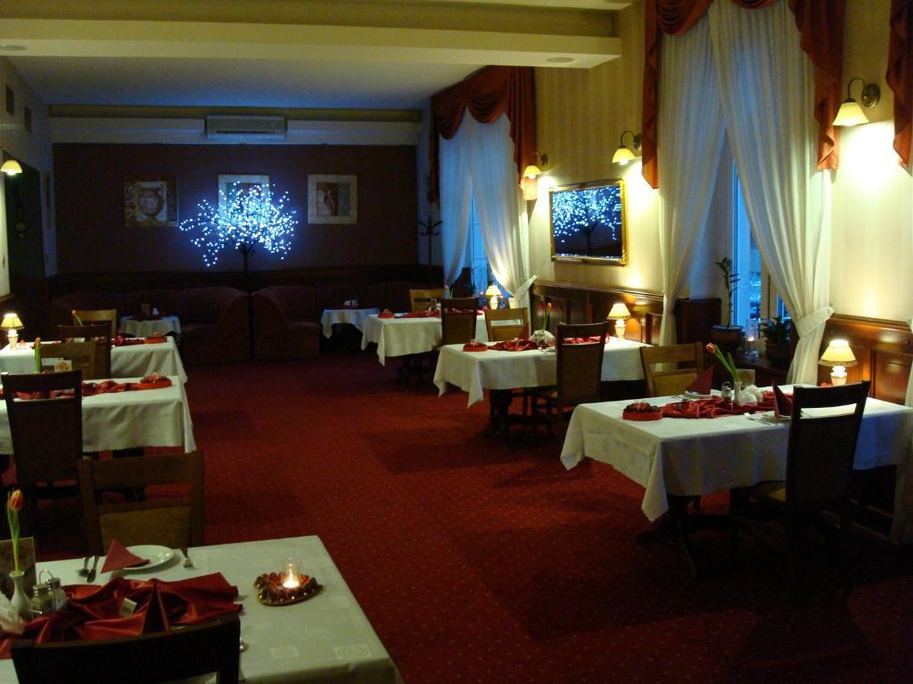 Hotel Atena Slupsk Ngoại thất bức ảnh