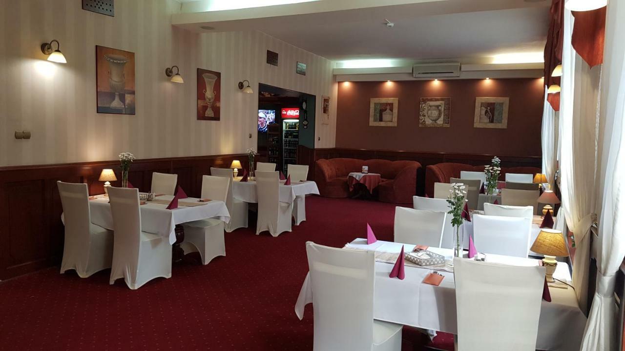 Hotel Atena Slupsk Ngoại thất bức ảnh